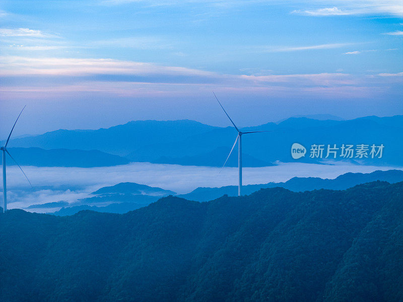 清晨的云海和山上的风力