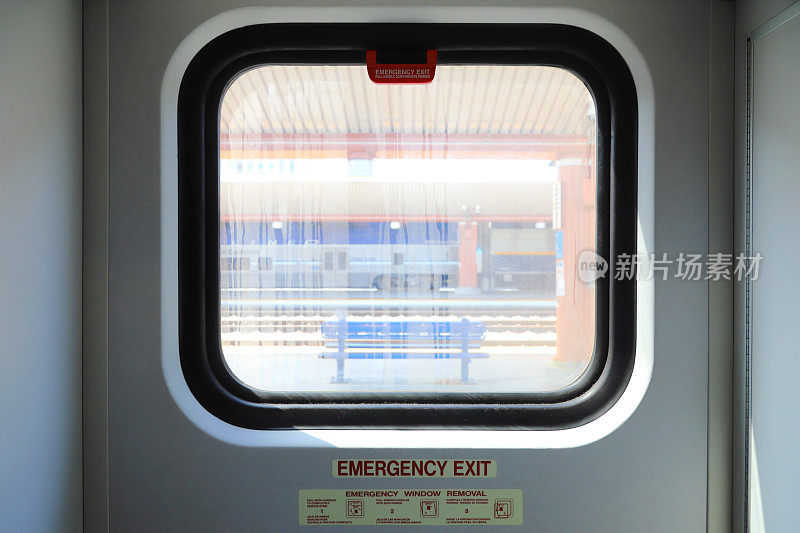 列车紧急出口窗口