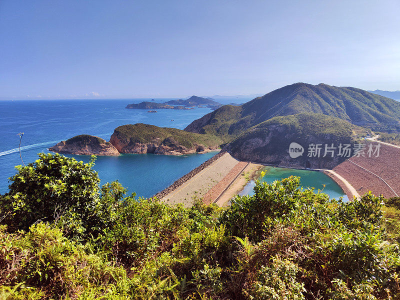 香港西贡东郊野公园高岛水库东坝的海岸线