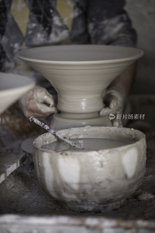 制作手工制作的陶器