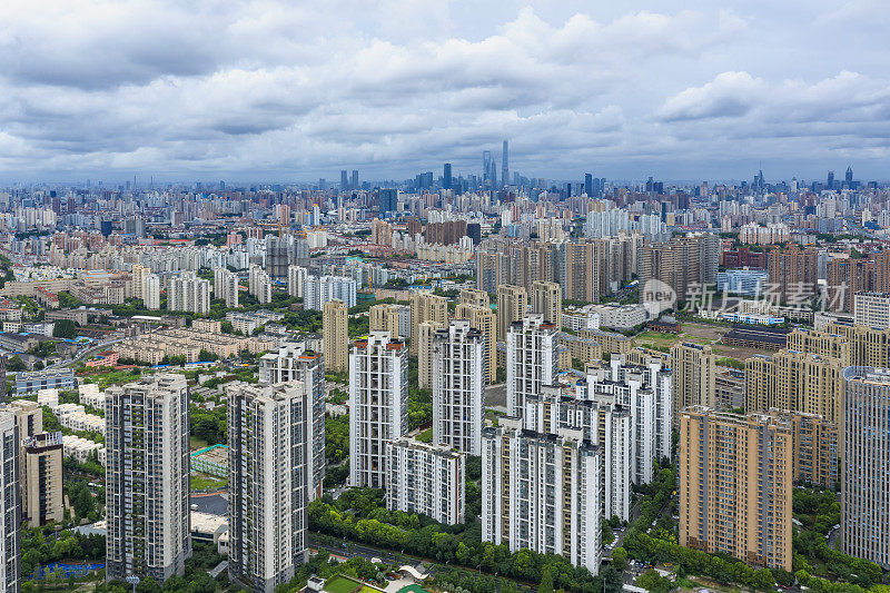 中国上海的日出全景航拍图