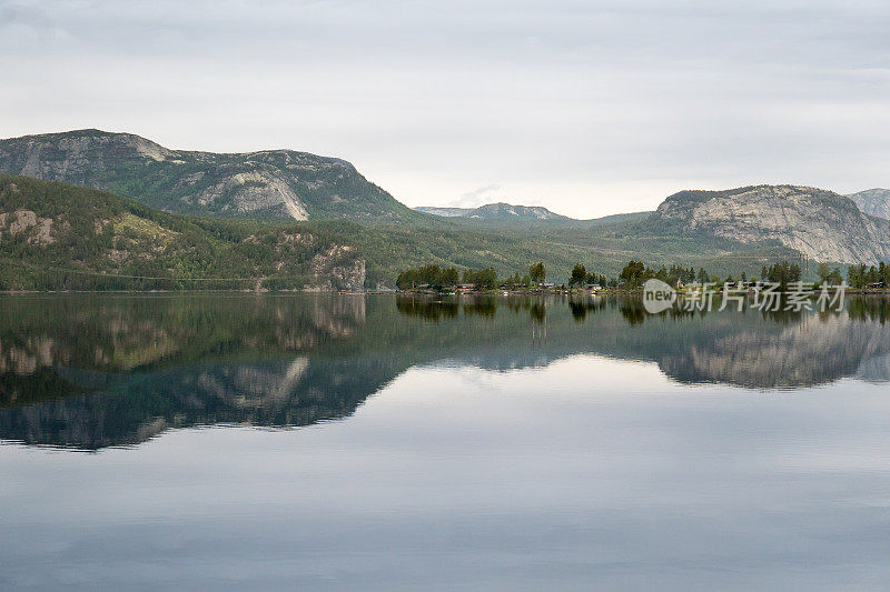 挪威和瑞典交界处的费蒙登湖
