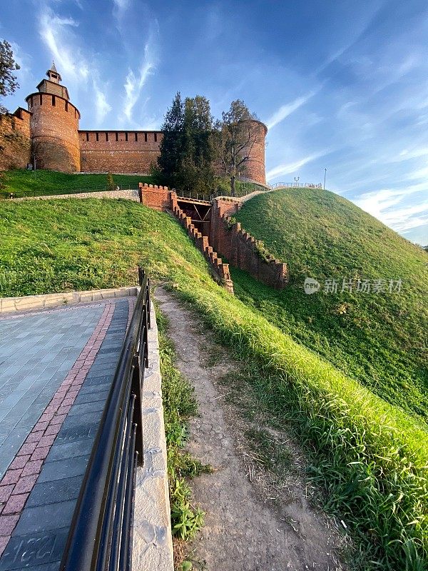 俄罗斯下诺夫哥罗德克里姆林宫的城墙和塔楼