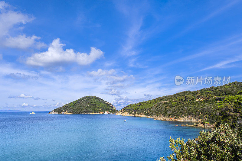 厄尔巴岛(意大利托斯卡纳群岛)的海岬恩fola