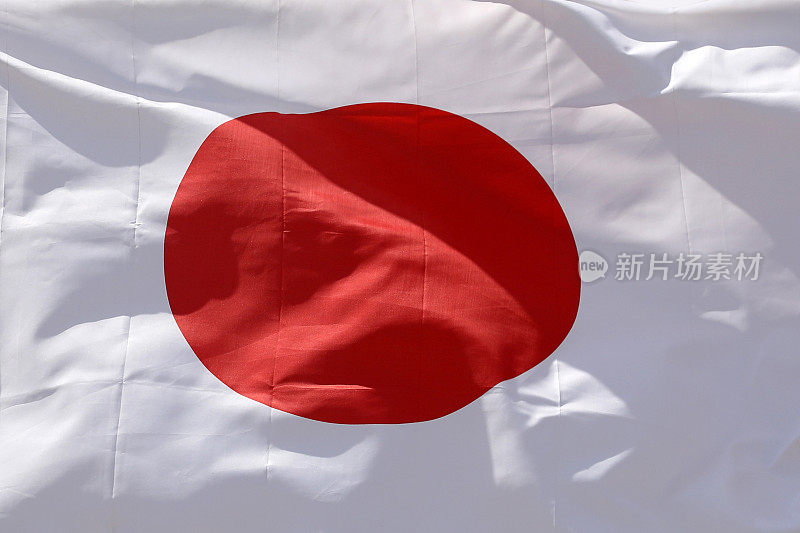 日本国旗挥舞着