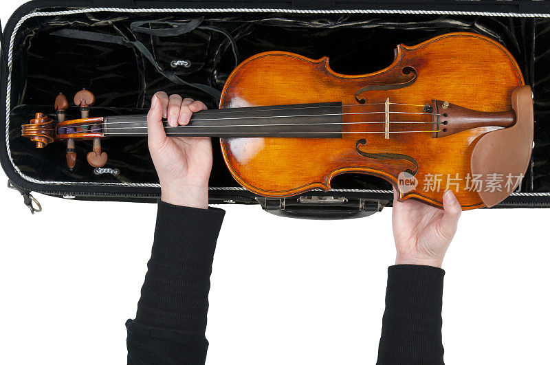 小提琴家和小提琴盒