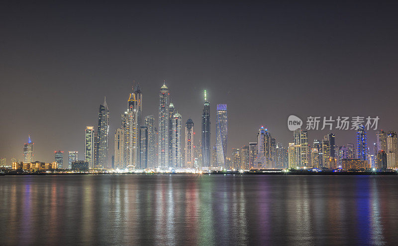 迪拜朱美拉海滩的夜景