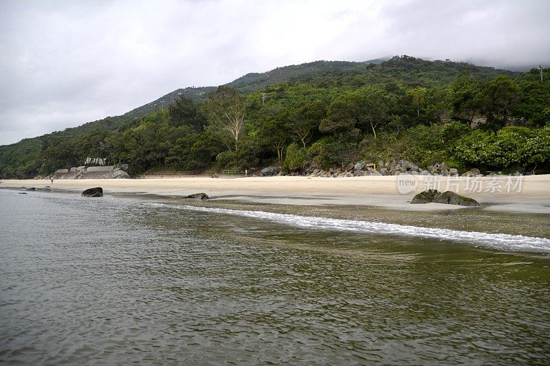 张香港大屿山沙湾泳滩