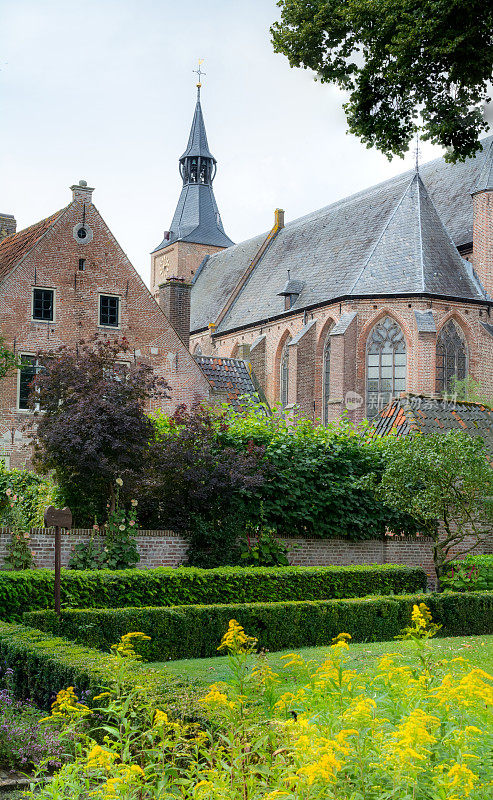 荷兰历史悠久的9世纪教区城市哈特姆的正式花园