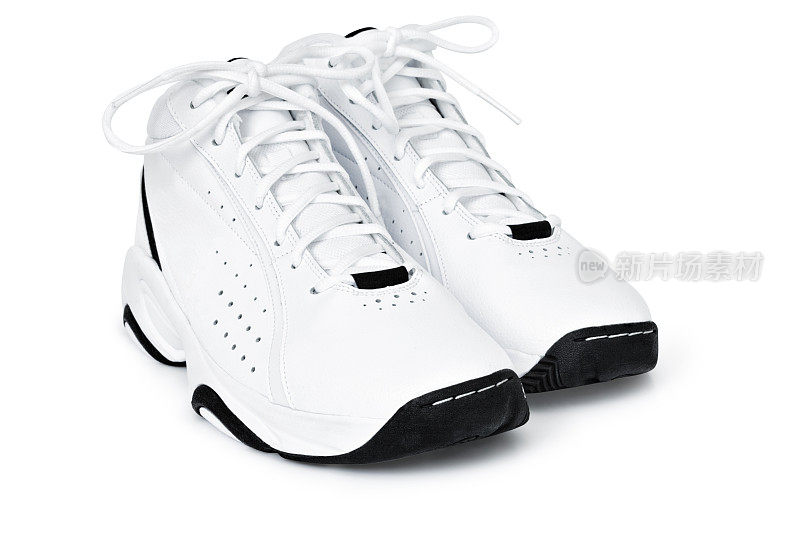 篮球鞋，孤立在白色的小路上