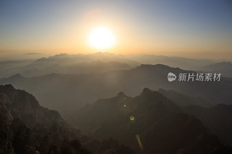山太阳光