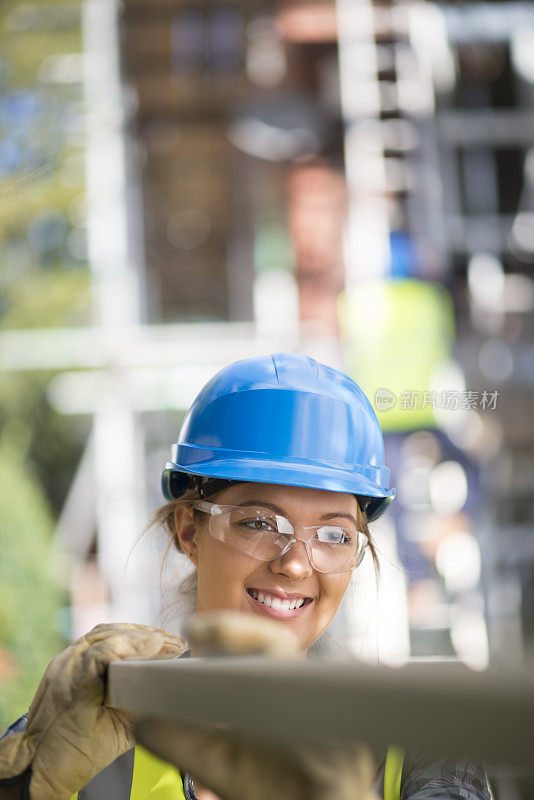 女性的建筑工人