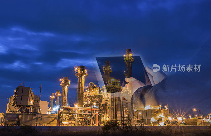双重曝光的商人检查炼油厂工业工厂的平板电脑在晚上作为能源和技术的概念