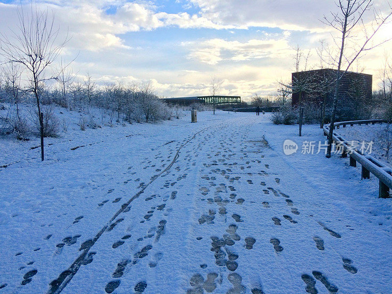 萨尔布鲁公园的雪。威托利亚-加斯泰兹。西班牙