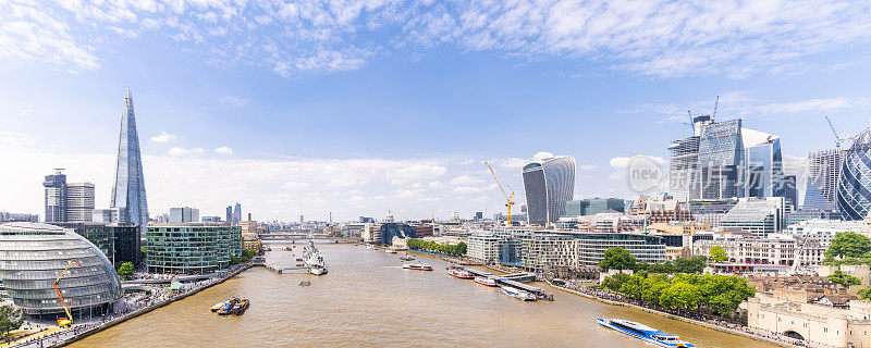 伦敦市中心有泰晤士河