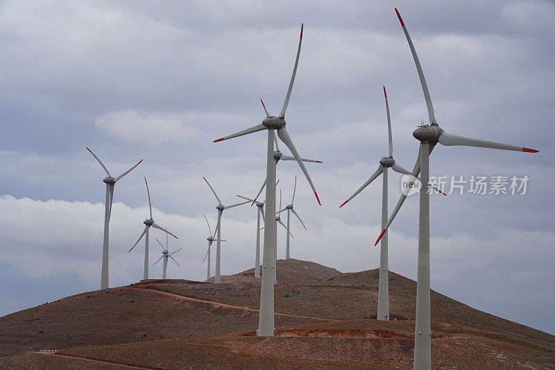 山上的风力涡轮机，可再生能源，土耳其
