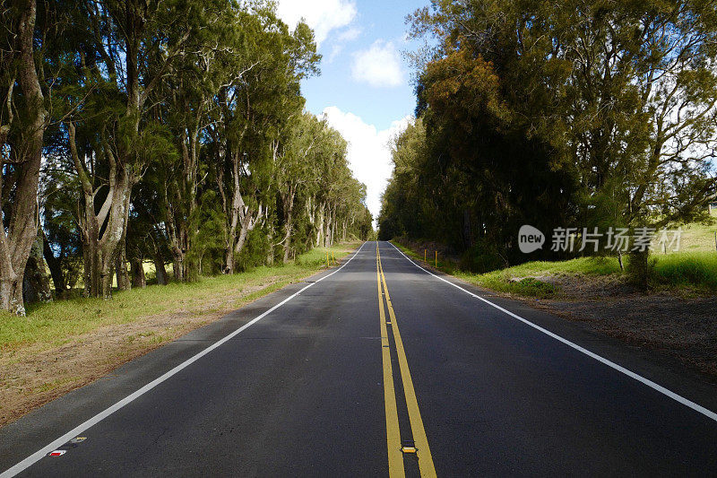 两车道公路