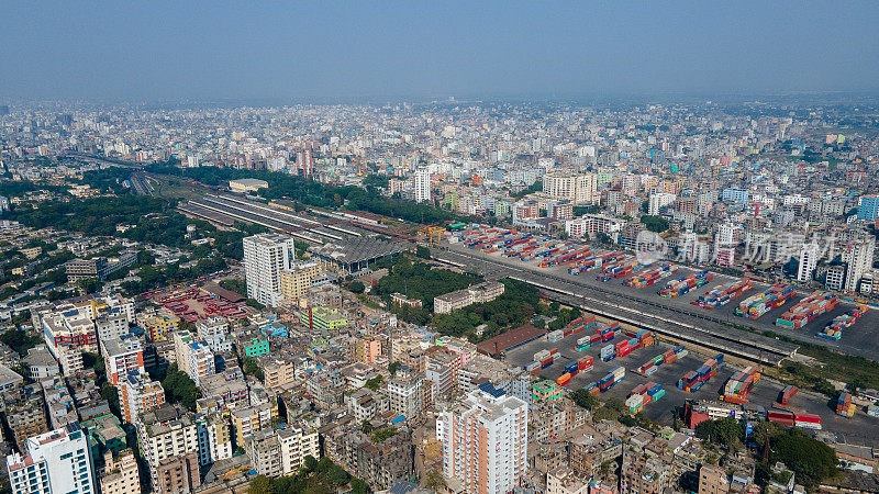 达卡，孟加拉国首都，鸟瞰图。达卡城市刮刀。