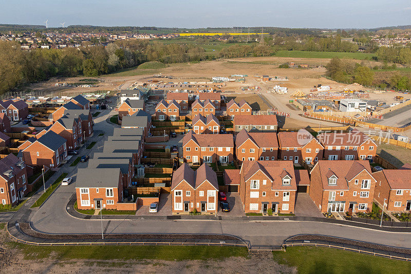 鸟瞰图新建立住房建设工地在英格兰，英国