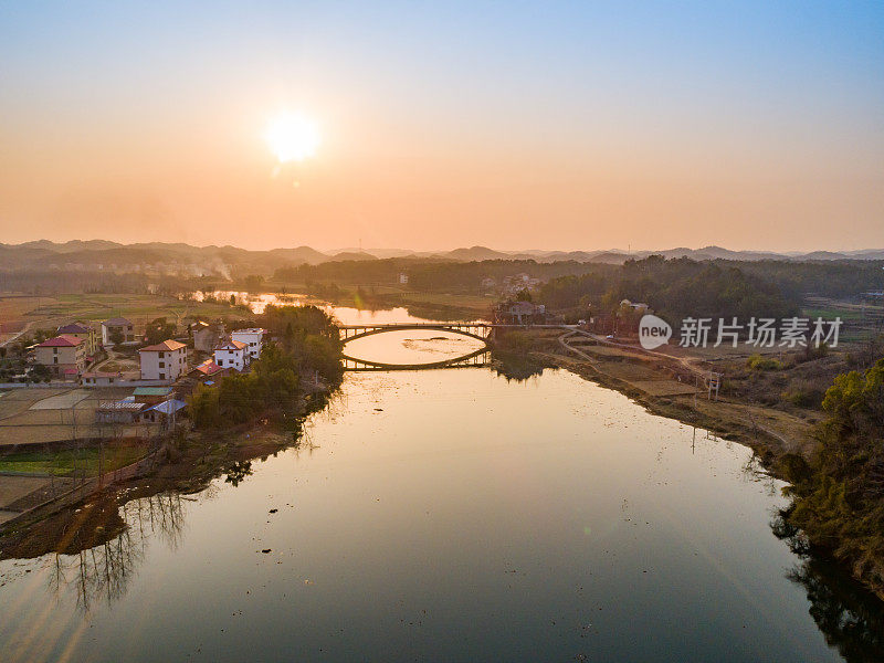 中国湖南农村河流的航空摄影