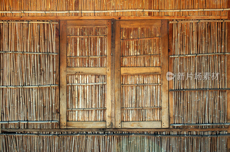 非洲马拉维村屋，藤、芦苇墙及百叶窗施工