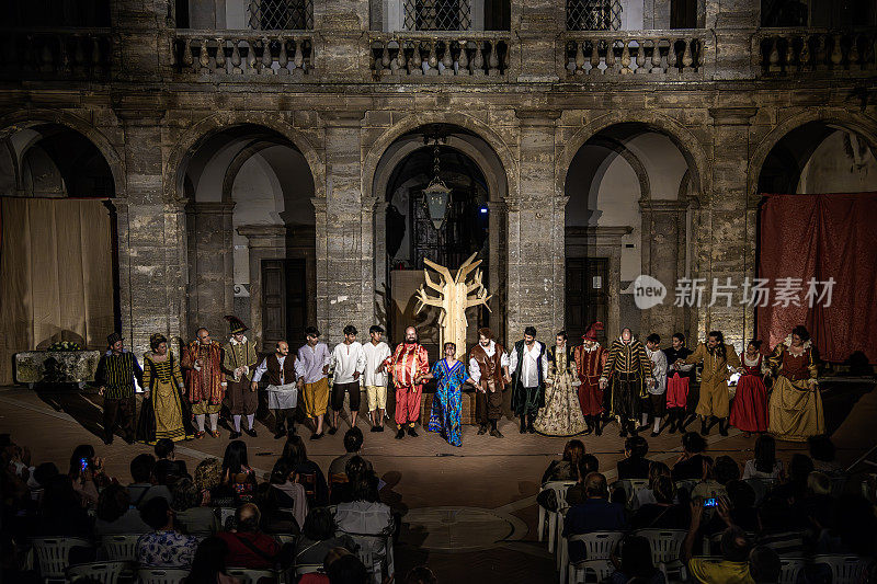 阿夸斯帕塔文艺复兴节上的戏剧表演