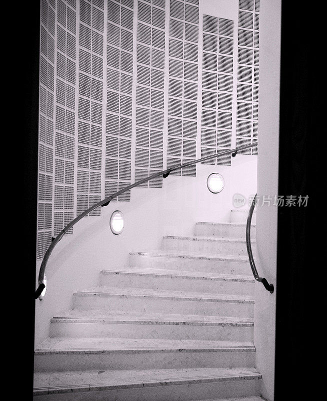 抽象的楼梯……