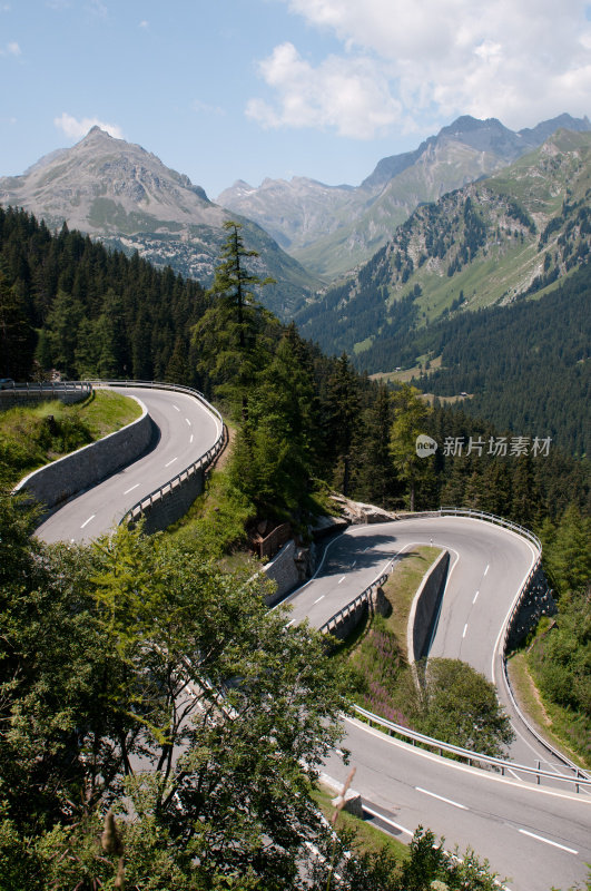 高山通过