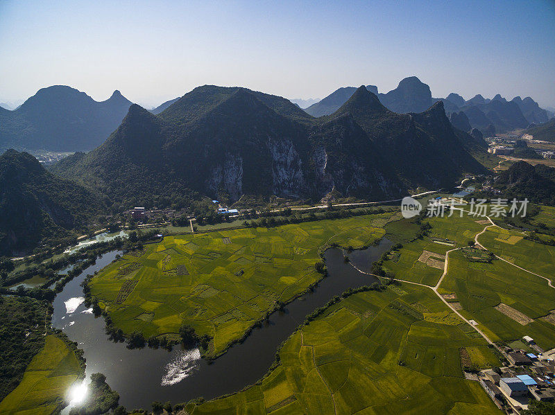 日落时分的稻田，中国桂林