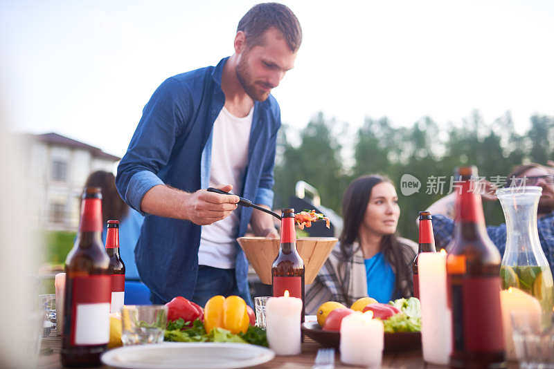 夏日与朋友野餐