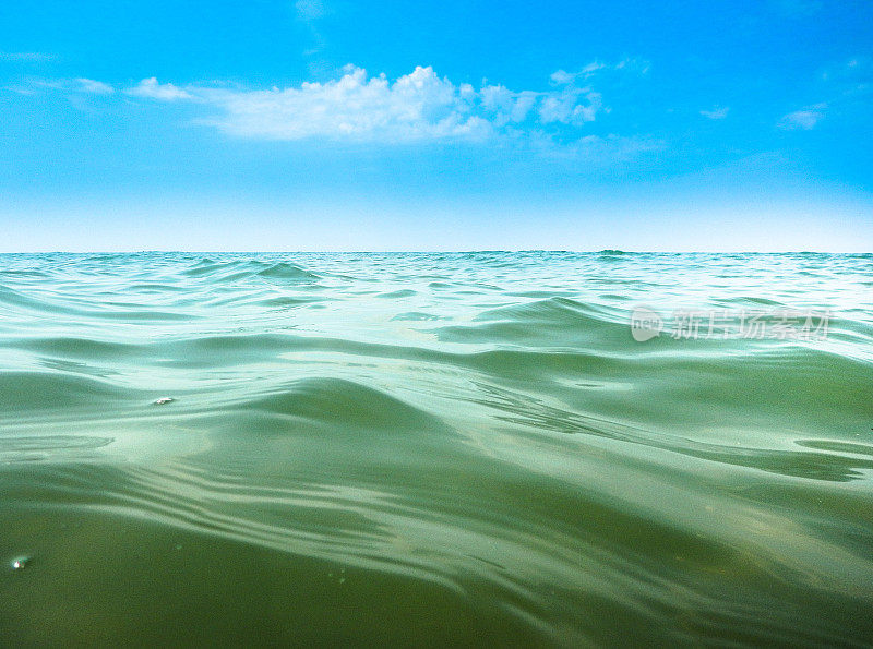 夏天的海浪