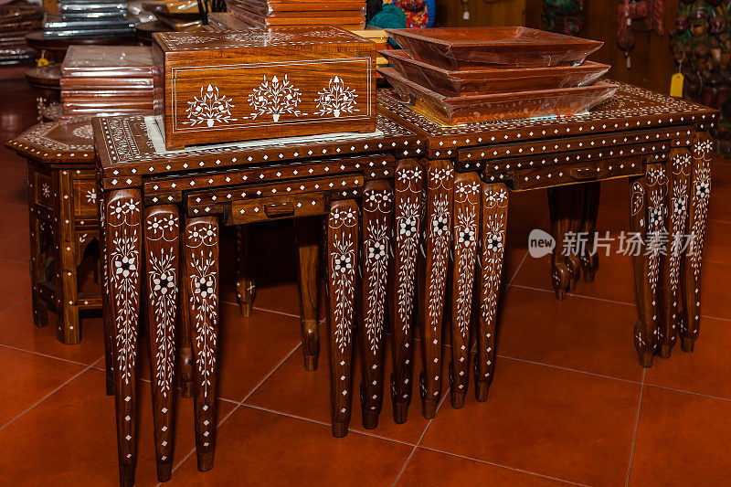印度工艺品-镶嵌红木咖啡桌出售
