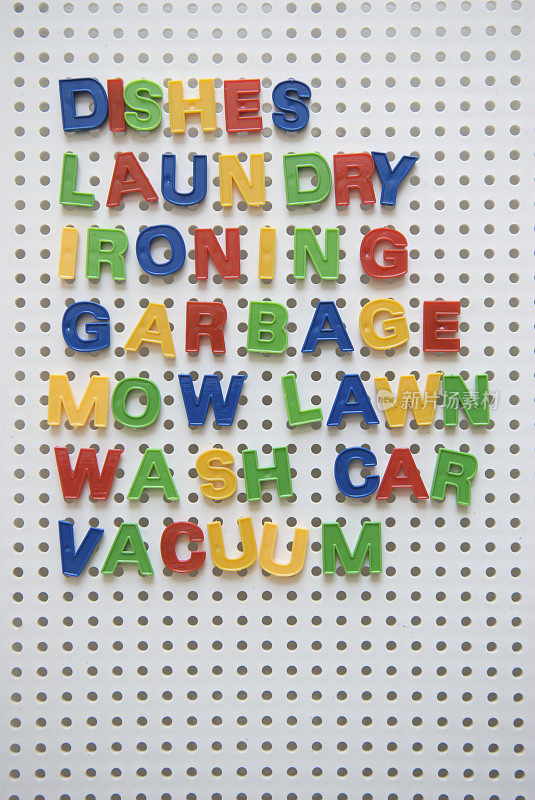 彩色字母的家务清单