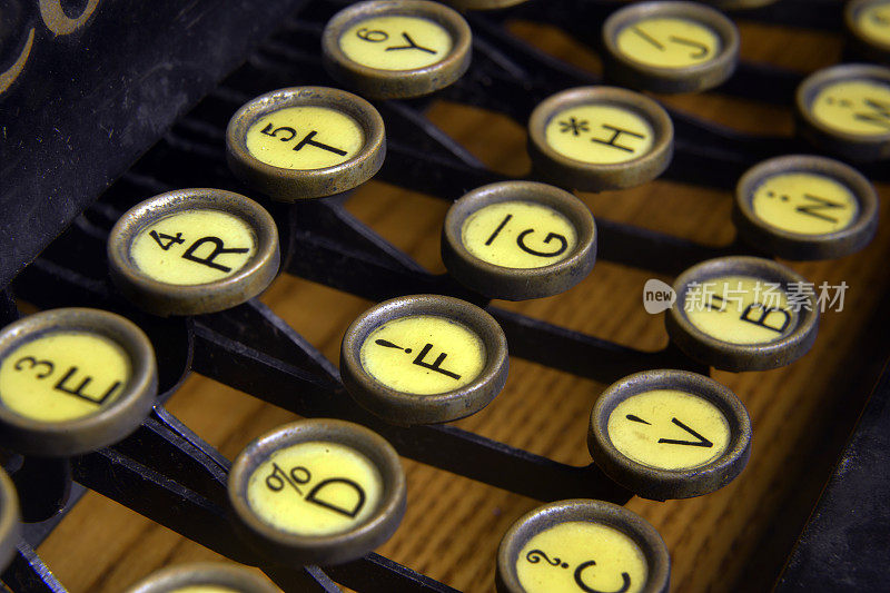 古老的打字机键盘
