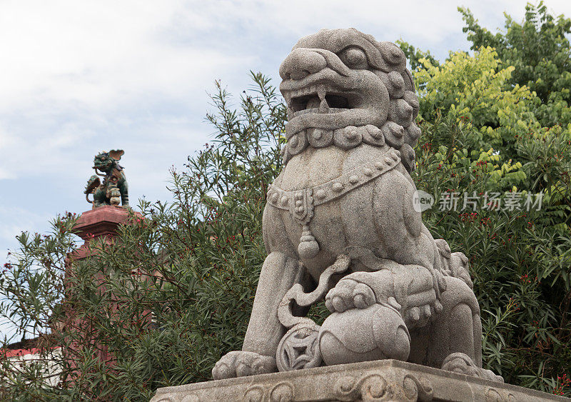 狮子中国寺庙雕像