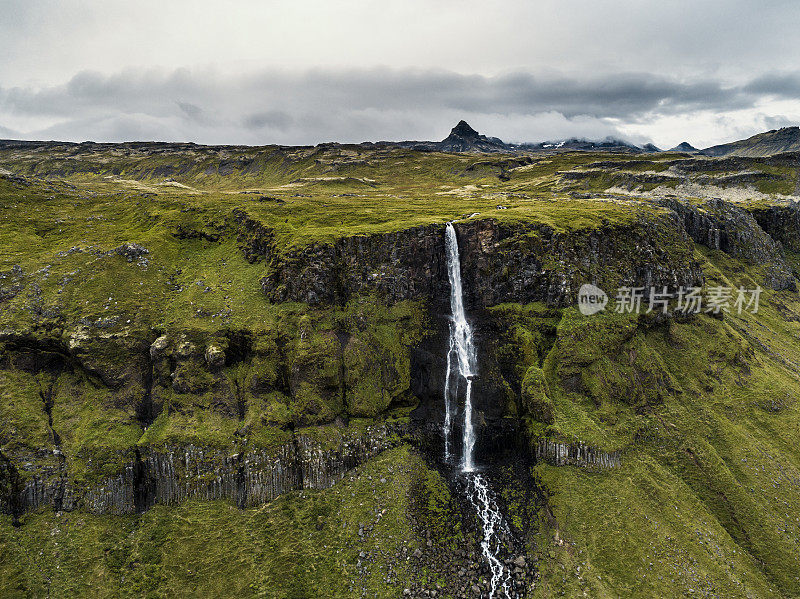 冰岛的Bjarnarfoss瀑布