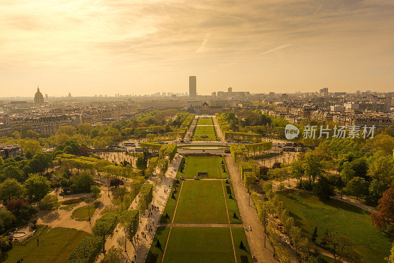 巴黎战神广场的全景