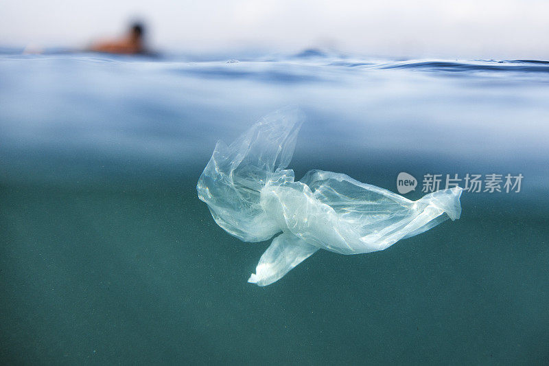 塑料和冲浪者