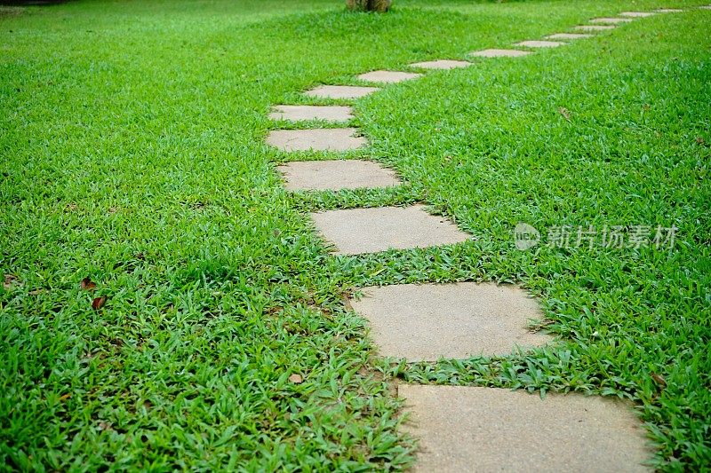 道路与草坪分隔