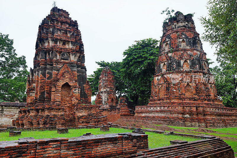 泰国大城府的古庙遗址