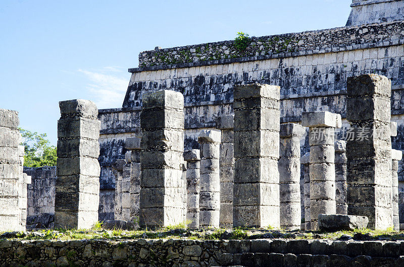 墨西哥尤卡坦半岛奇琴伊察千勇士神庙的圆柱