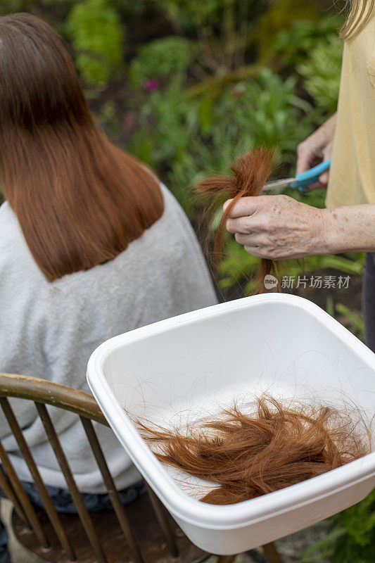 那是很多头发