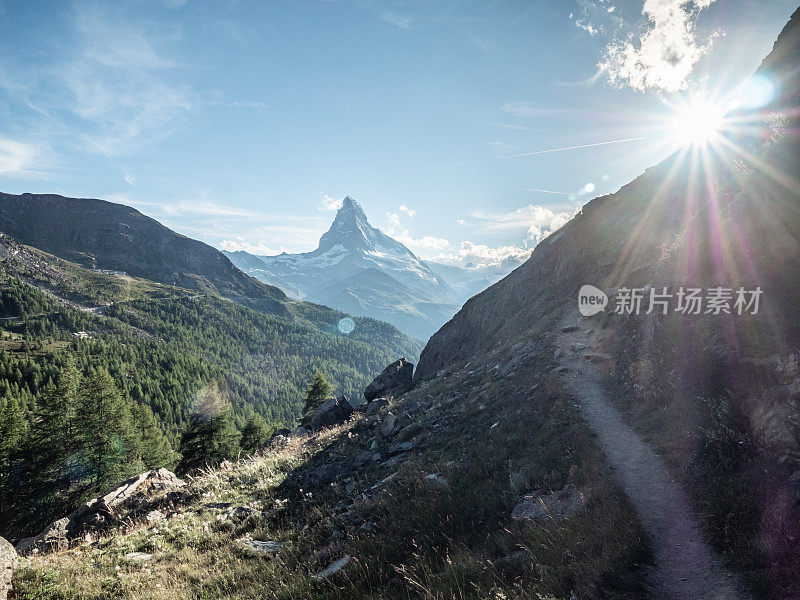 著名的马特洪山和小径