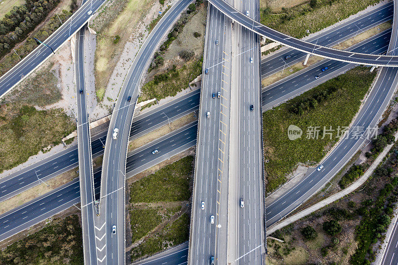 空中繁忙的高速公路交通