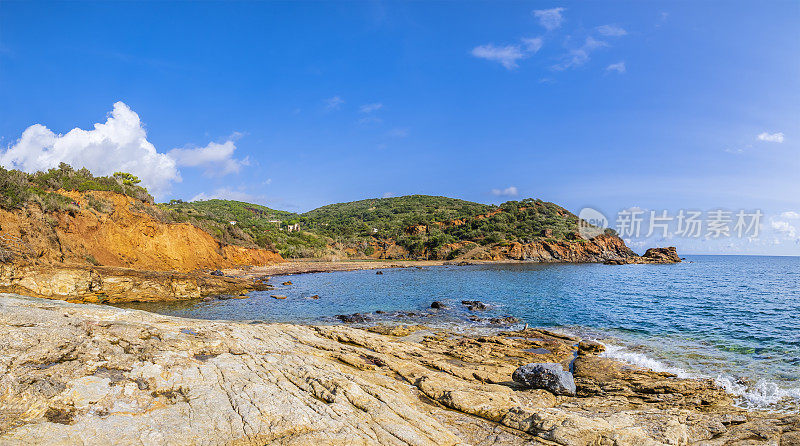 厄尔巴岛，东岸一瞥(意大利托斯卡纳群岛)