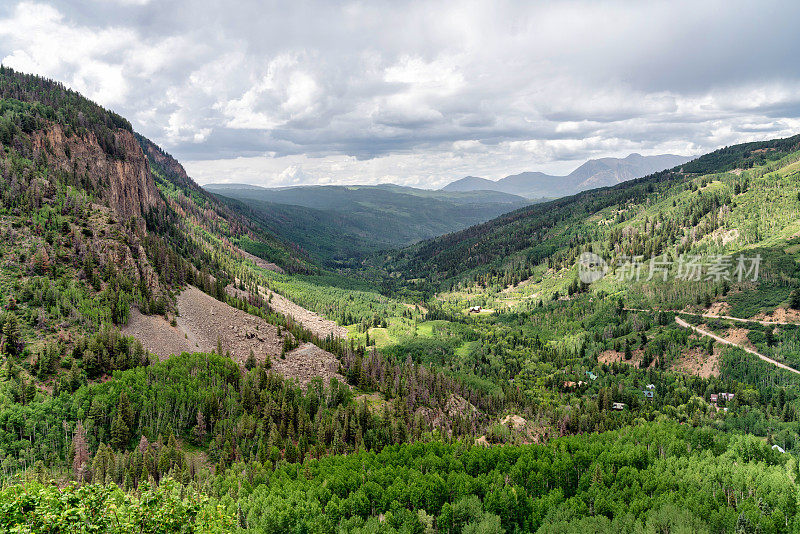 落基山脉美丽的山景