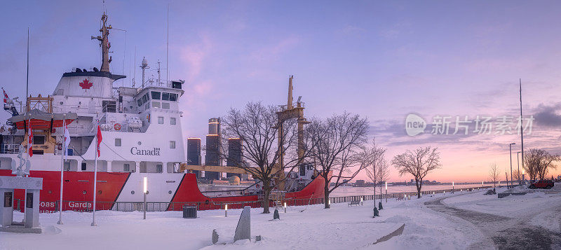 底特律和温莎黎明天际线-冬季海岸警卫队破冰船
