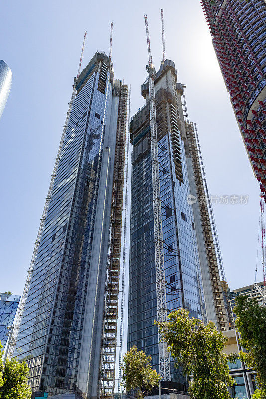 城市摩天大楼的建设，背景与复制空间