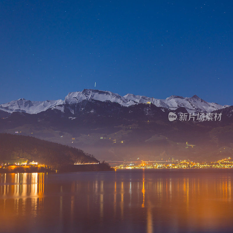 晚上全景。瑞士阿尔卑斯山。广州的Nidwalden