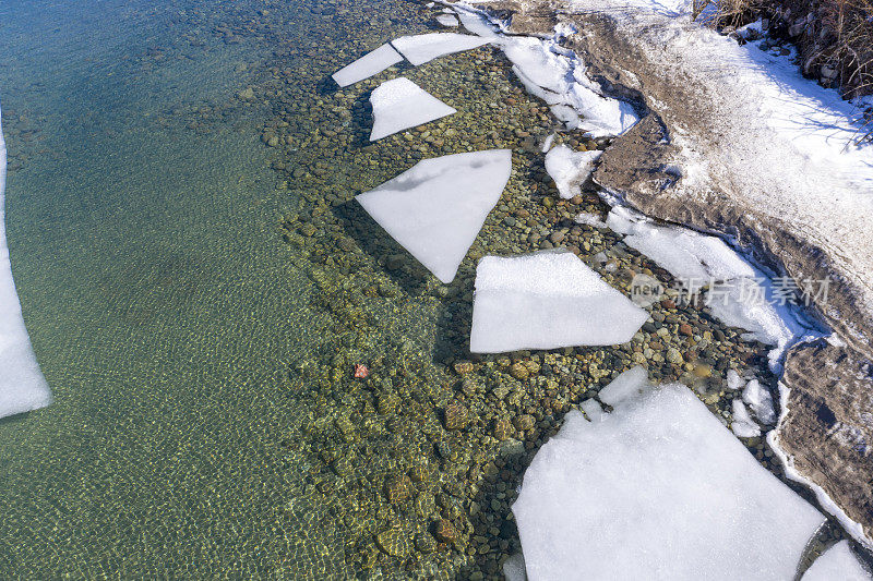 克里斯蒂安岛渡轮(雪松角码头)在拉方丹，小，加拿大，安大略省。